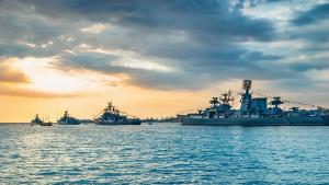 Над 30 руски бойни кораба започнаха тренировъчни маневри близо до