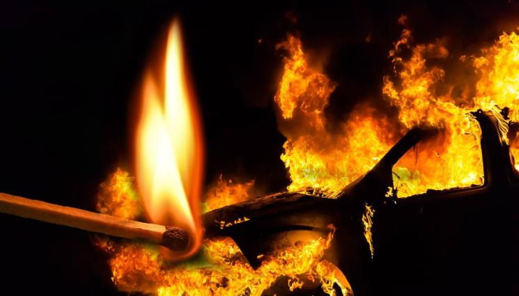 пожар кола - СЛУЧАЙНОСТ? Няколко коли горяха в Бургас