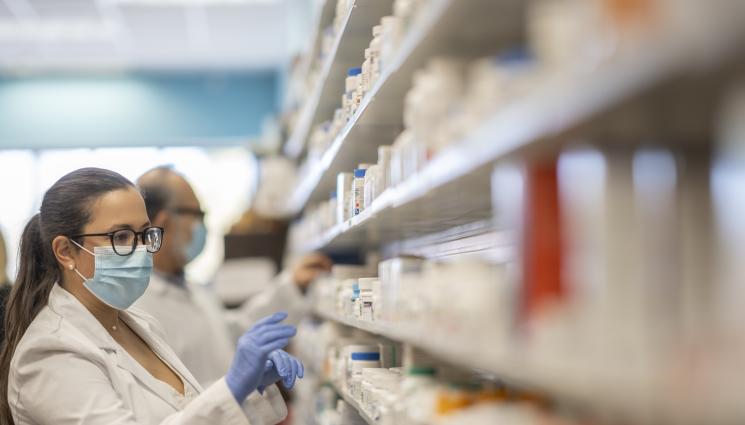 аптека - Председателят на БАПФ Лиляна Петрова пред „Телеграф“: Над 4000 помощник-фармацевти работят незаконно