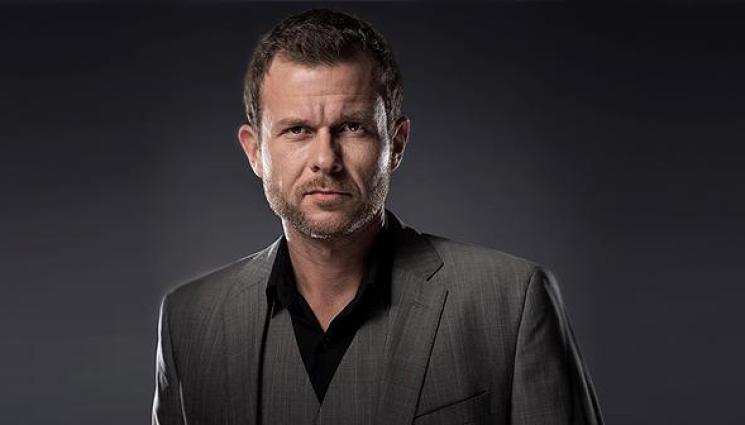 Ненчо Балабанов - С клип в нета: Ненчо Балабанов показа гаджето, крие името му (СНИМКА)