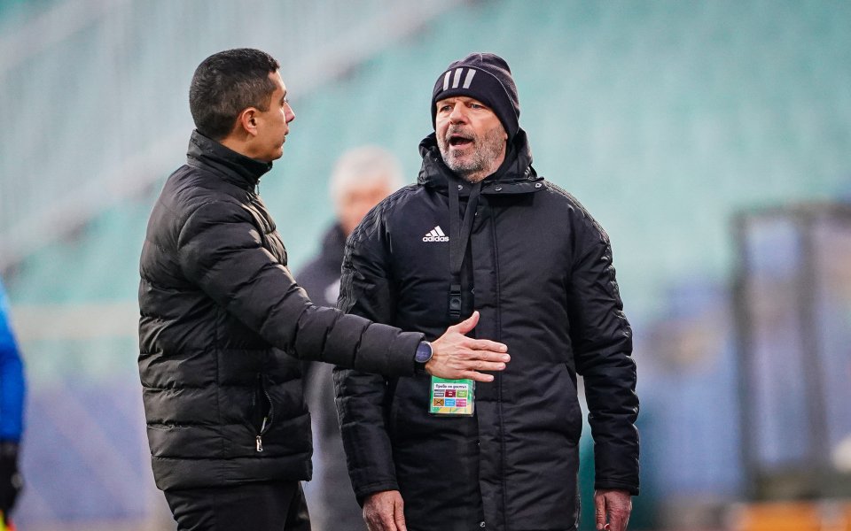 Треньорът на ЦСКА - Стойчо Младенов, е дръпнал здраво конско