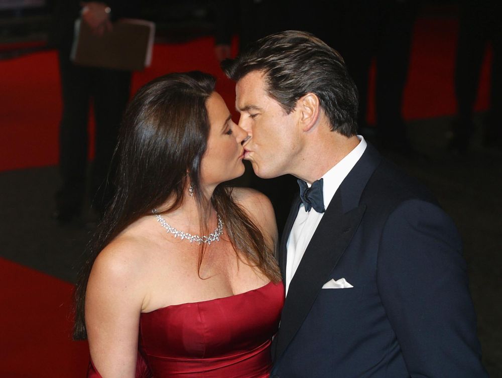 Пиърс Броснан и Кийли Шей Смит