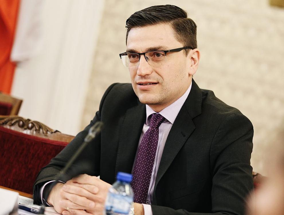 Депутатът Венко Сабрутев от Продължаваме Промяната отговори в ефира на