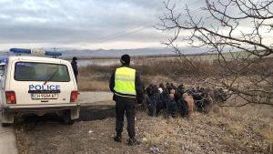 Голяма група мигранти са заловени край Нова Загора Групата е