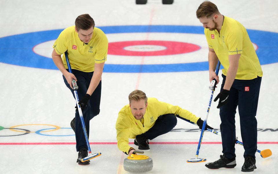 Световният шампион Швеция с нов успех в турнира по кърлинг в Пекин