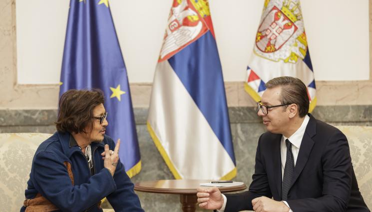 Джони Деп - Сърбия награждава Джони Деп за заслуги към страната