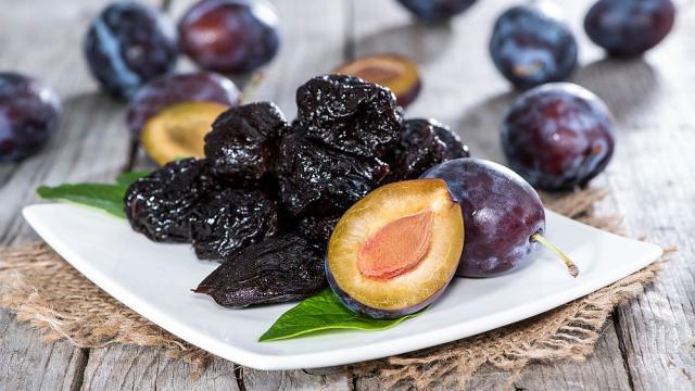 Сините сливи - вкусни и богати на фибри, витамини и минерали