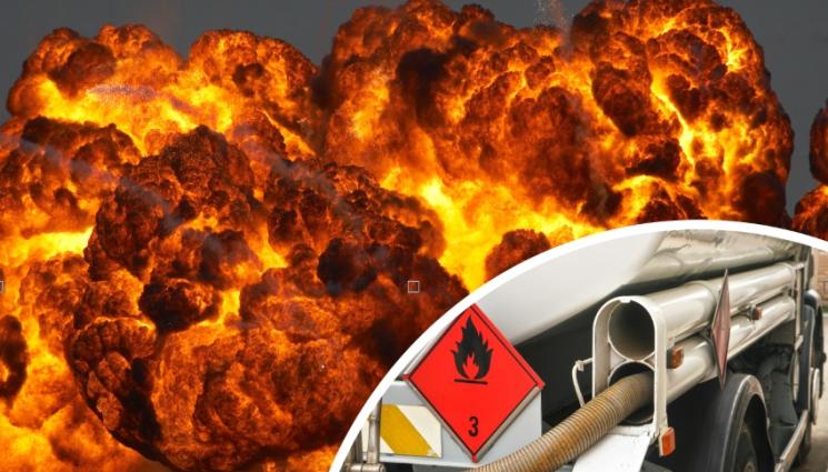 цистерна пожар - ОГНЕН СБЛЪСЪК: Цистерна с гориво се заби в сграда и предизвика мощен пожар (СНИМКИ И ВИДЕО)