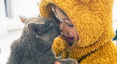 деца и коте