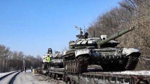 Русия заяви днес че изтегля танкове разположени близо до украинската