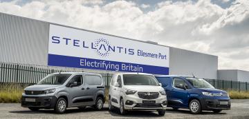 <p>Снимката е илюстративна. Направена е пред завода Vauxhall Ellesmere Port на Stellantis във Великобритания.</p>