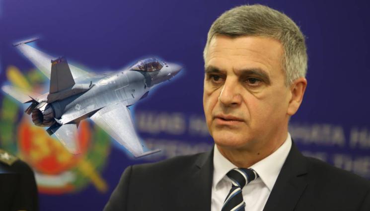 Янев - България ще иска от САЩ компенсация за закъсняващите F-16