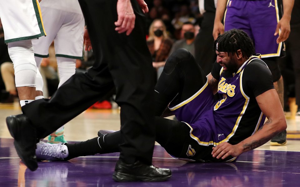 Тежкото крило на Лос Анджелис Лейкърс Антъни Дейвис ще бъде