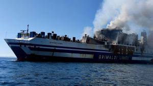 Намериха тяло на мъж в изгорелия ферибот Euroferry Olympia в
