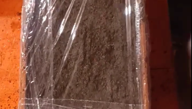 Агро - Агро Телеграф: Слагаме стреч фолио, за да покълне разсада