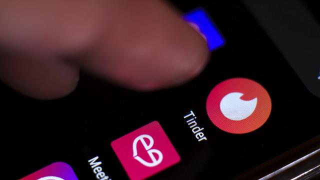 Пет трика, с които да познаеш фалшив Tinder профил