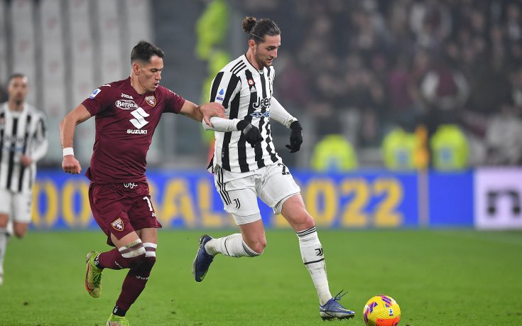 Халф на Юве претърпя тежко влизане на тренировка (видео)