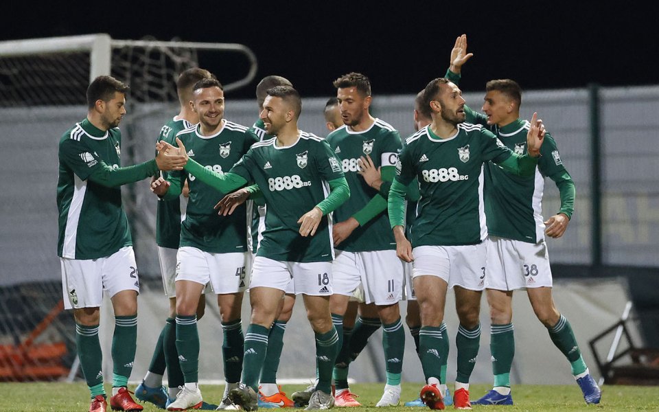 Христофор Хубчев ще пие шампанското на Gong.bg, след като помогна