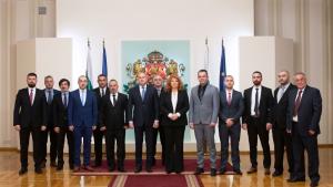 Румен Радев с представители на организации на българите в Северна