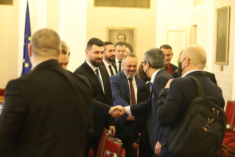 ГЕРБ посрещна представители на организации и сдружения на българите в Република Северна Македония в сградата на Народното събрание