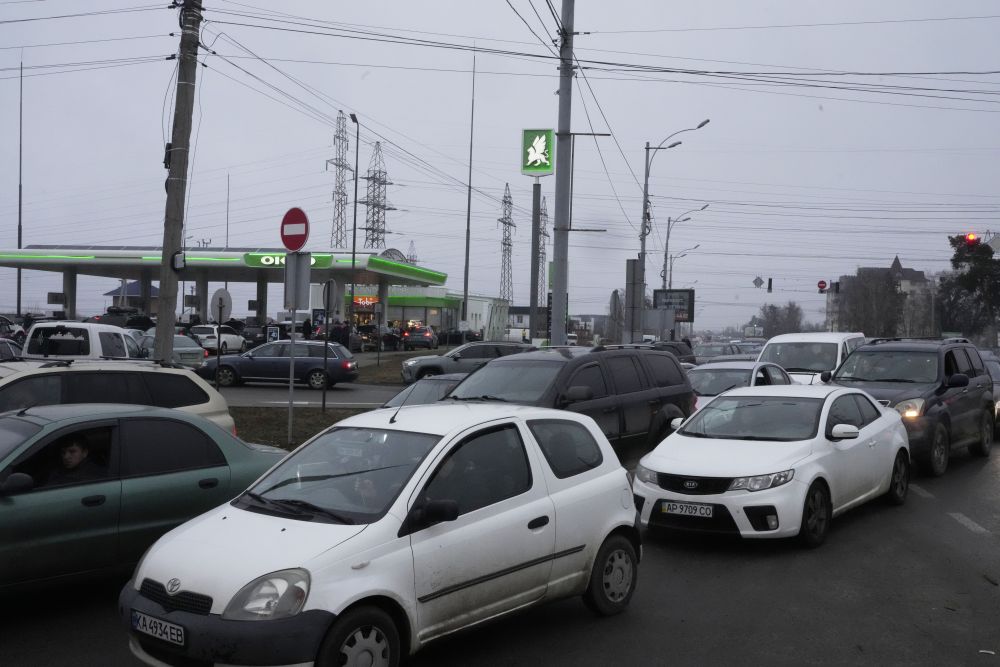 Рано тази сутрин, още преди изгрев слънце, Русия започна военна операция в Украйна