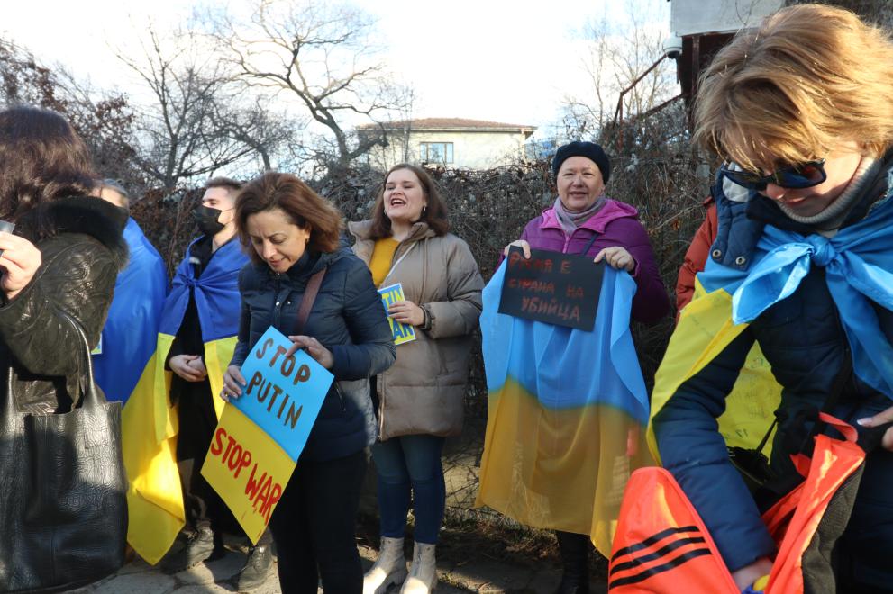 протест пред руското посолство яв България