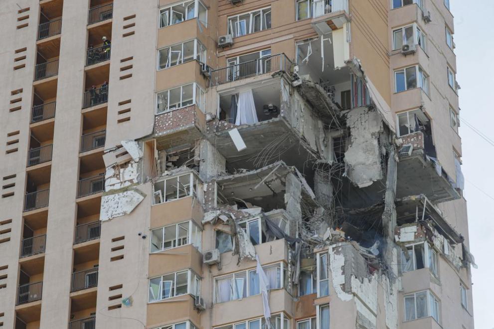 Ройтерс съобщи, че районът югозападно от Киев е бил ударен