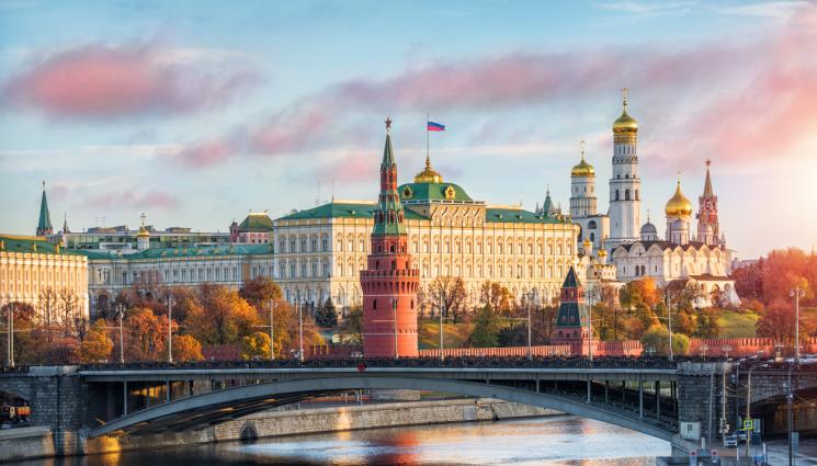 Кремъл - КРЕМЪЛ ПОД ОБСАДА: Службите кръжат около президентското убежище (ВИДЕО)