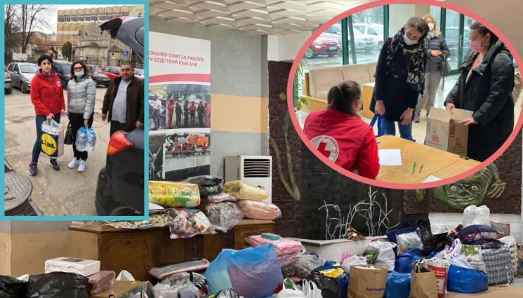 БЧК - В помощ на украинците: По 200 на час звънят в БЧК,  дават одеяла и дрехи