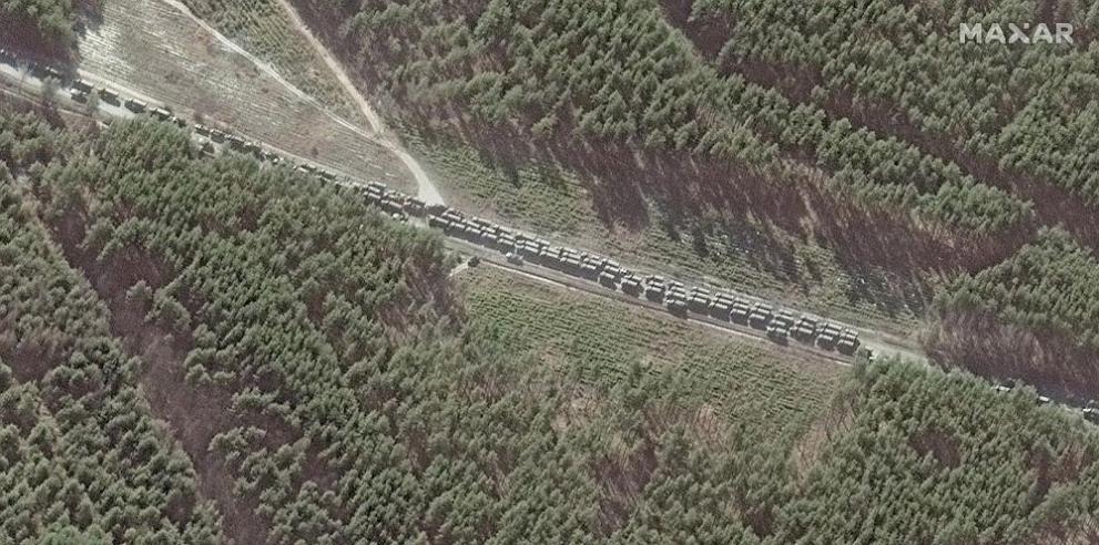 Сателитни снимки показват руски конвой, който се простира на десетки