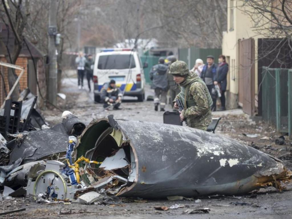 Руски дронове удариха цивилни цели и предизвикаха пожар рано в