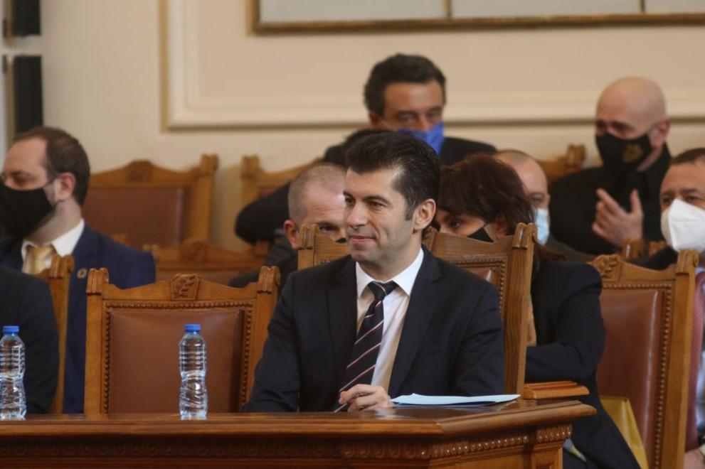 Кирил Петков подкрепя варианта депутатите да решат проблема с АПИ.