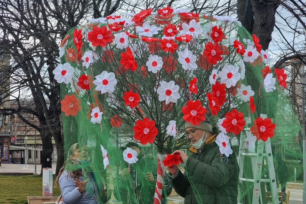 В Ямбол има красива мартенска украса
