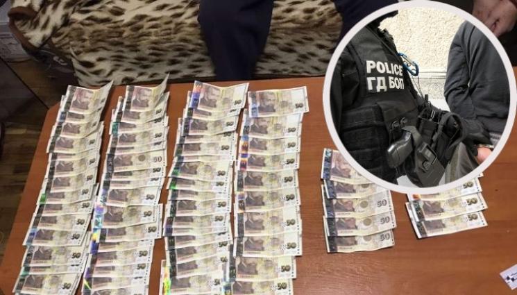 фалшиви пари - ИЗМАМА: Фалшивите пари изместват дипломите менте