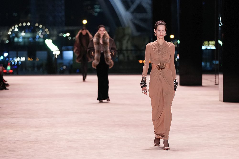 Дефиле на модна къща „Сен Лоран“