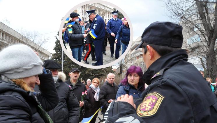 Бургас 3 март - НАПРЕЖЕНИЕ НА ТРЕТИ МАРТ: Две жени се сбиха за украинския флаг в Бургас (СНИМКИ)