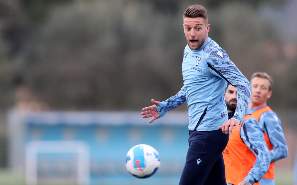 Сергей Милинкович-Савич може да напусне Лацио това лято. Според Il