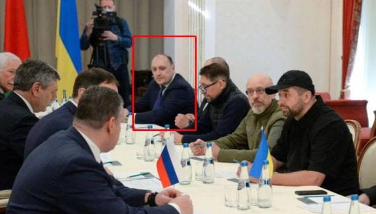 украйна - Убит е член на първата делегация на Украйна в преговорите с Русия. Обстоятелствата са неясни, украинската преса твърди, че е заподозрян в държавна измяна и застрелян при ареста
