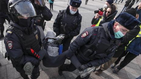 протести война