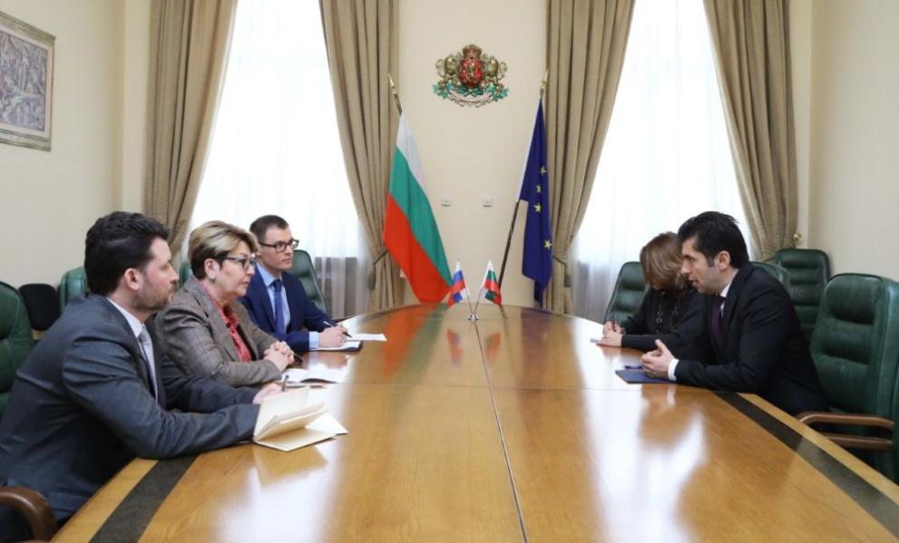 Министър-председателят Кирил Петков разговаря с посланика на Русия в София