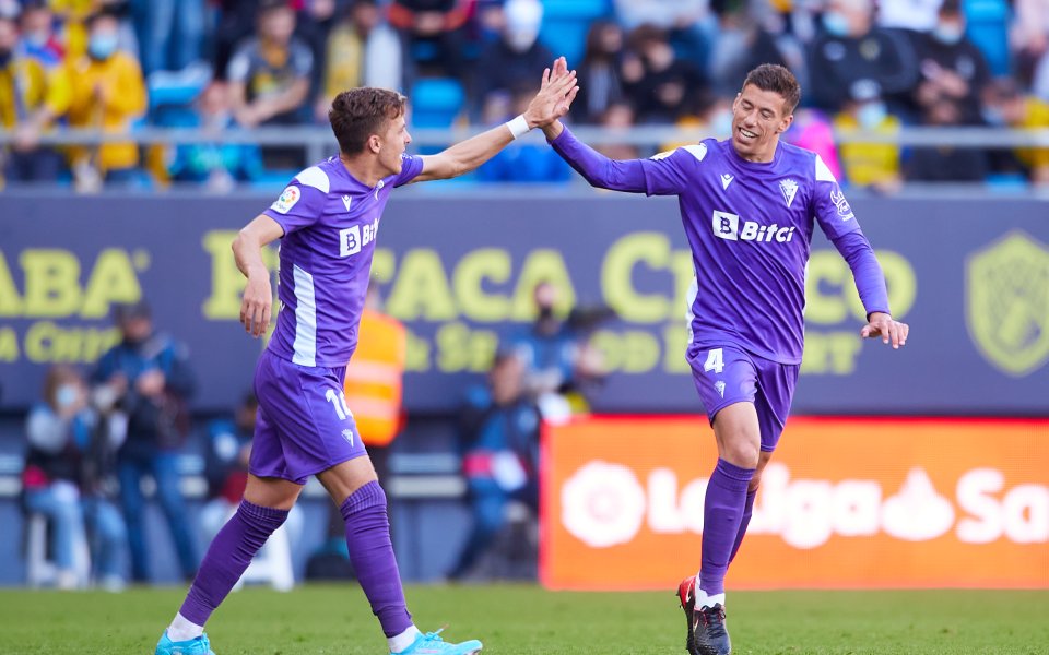 С голове през второто полувреме Кадис победи с 2:0 у