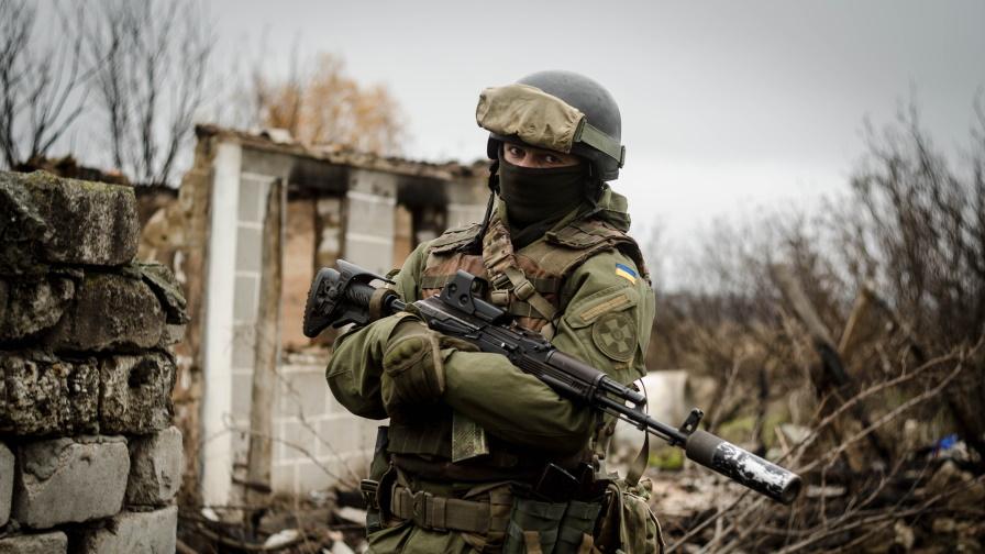 Руски войски обстрелват украинския град Николаев