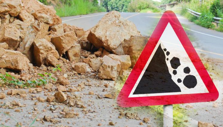 свлачище - Поредното свлачище затруднява движението в Искърското дефиле (СНИМКИ)