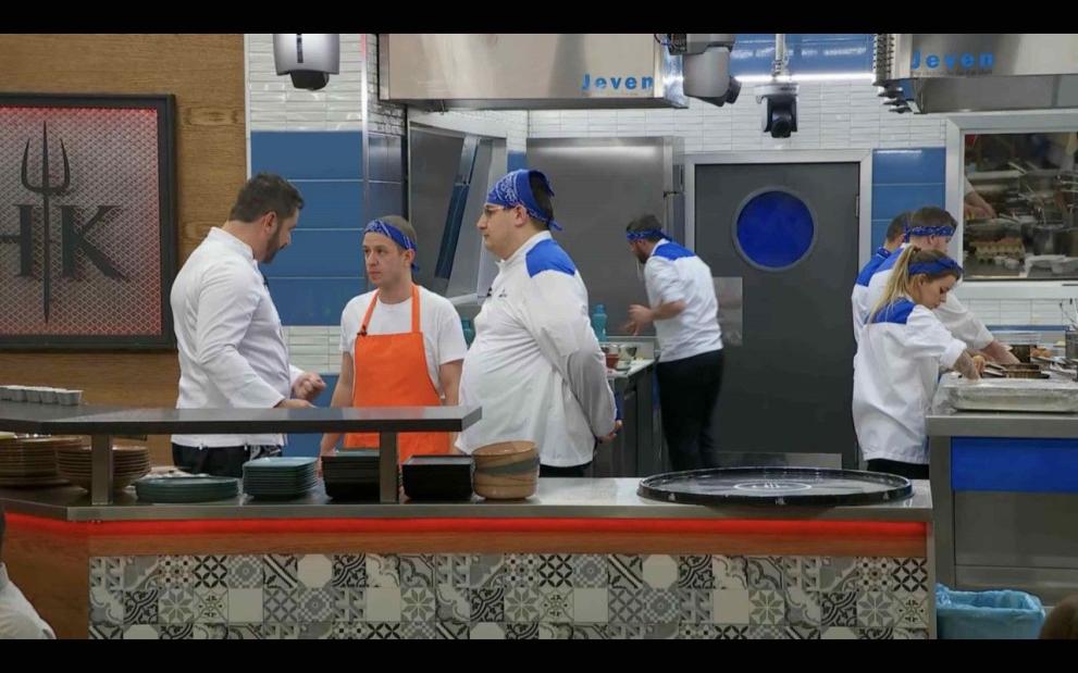 Димитър е първият напуснал Hell’s Kitchen след непредвиден ...