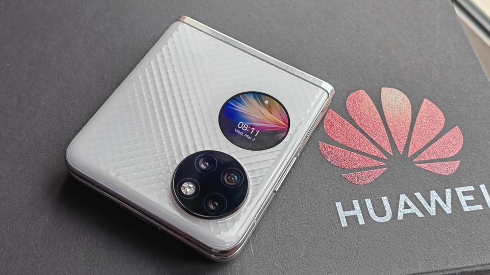 Huawei P50 Pocket – луксозен стил в джобен размер