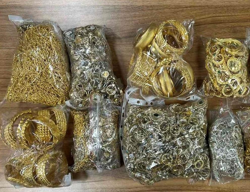 Над 10 кг контрабандни златни накити откриха митническите служители при