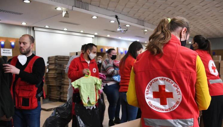 БЧК - ЗА ГОДИНА: БЧК оказа помощ на повече от 700 000 души