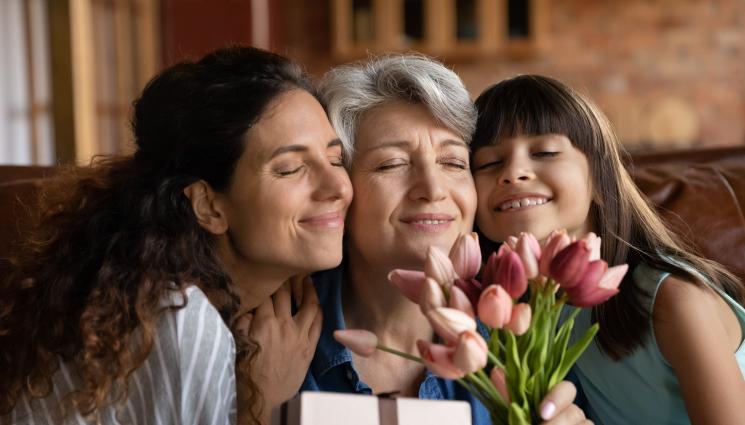 осми март - Отбелязваме международния ден на жената