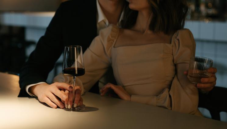 Астро - АСТРО: Как зодиите възприемат любовта и флирта: Овенът бързо гасне, свалката с Риби най-трудна, Стрелците действат директно, а на Рака му трябва закрила