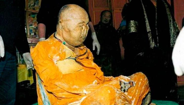 вяра - МИСТЕРИИ: Будистка мумия дава признаци на живот